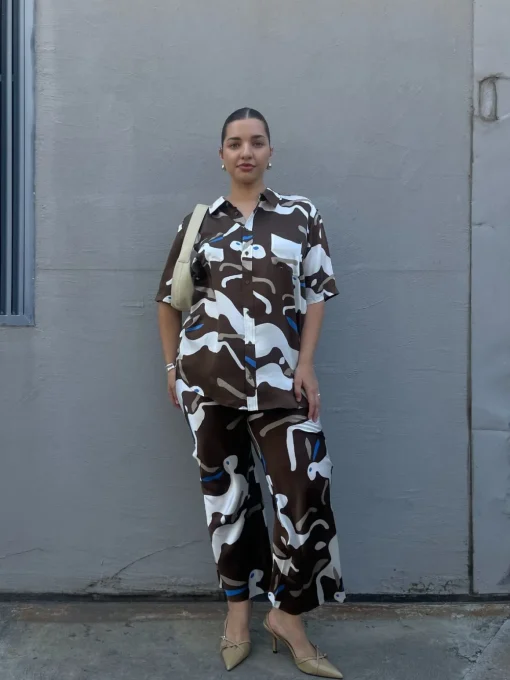 Short Sleeve Boyfriend Shirt - Rabbit Dark Earth